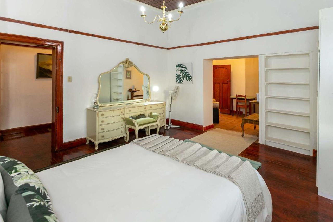 Ravenscliff Villa Oudtshoorn Exterior photo
