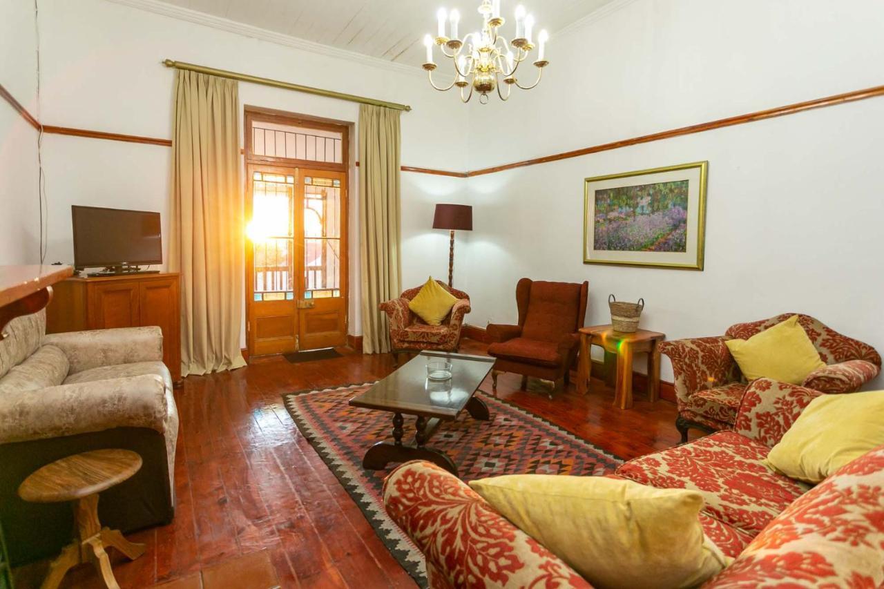 Ravenscliff Villa Oudtshoorn Exterior photo